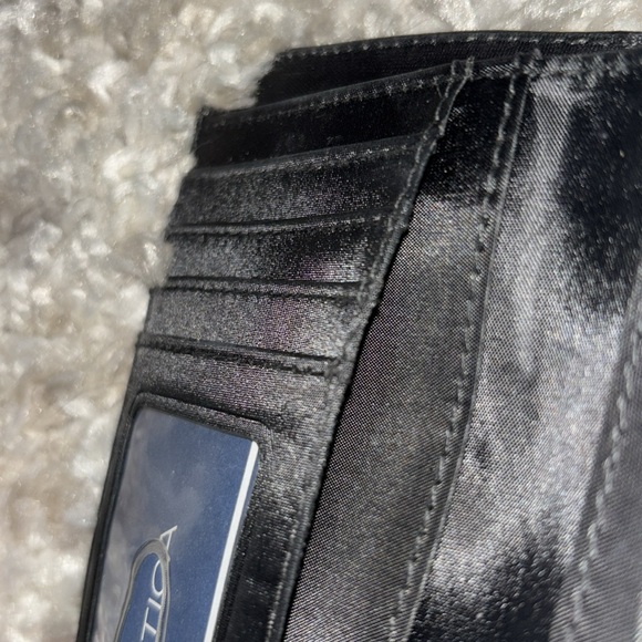 Nautica wallet EUC - Picture 5 of 8